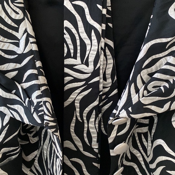 Arden B Black and Silver Rose Jacket - Picture 5 of 6